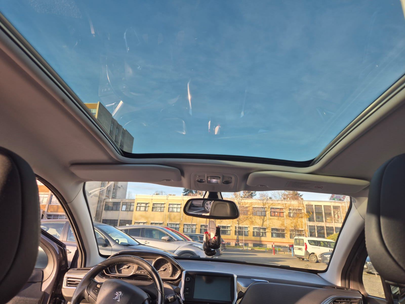 Peugeot 2008 1,6 e-HDi - allure - PANORAMA - TEMPOMAT, fotografija 5