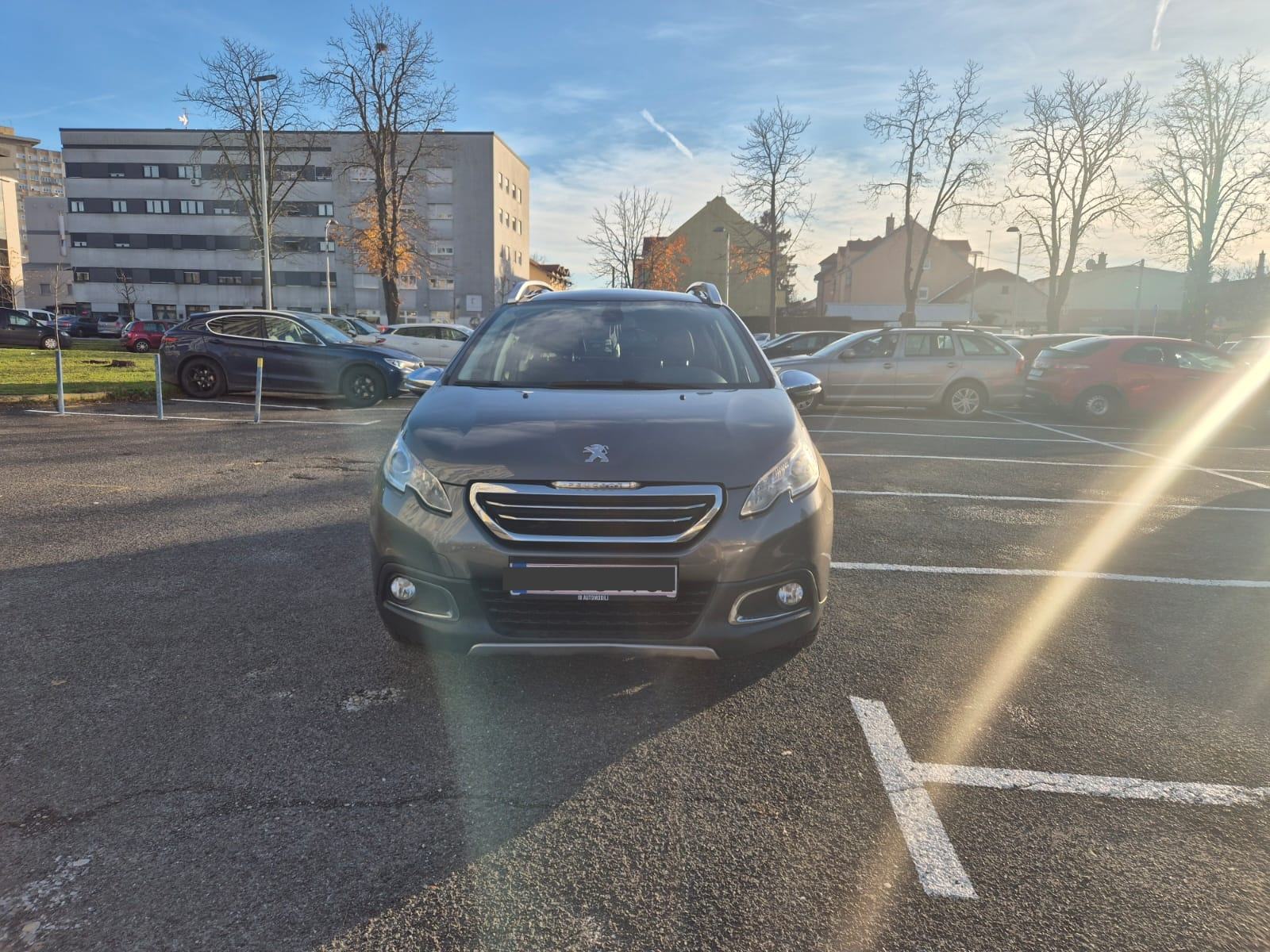 Peugeot 2008 1,6 e-HDi - allure - PANORAMA - TEMPOMAT, fotografija 16