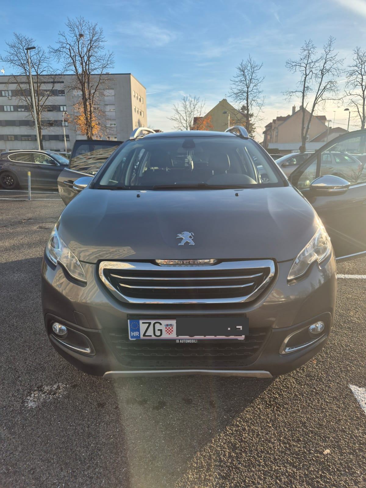 Peugeot 2008 1,6 e-HDi - allure - PANORAMA - TEMPOMAT, fotografija 18