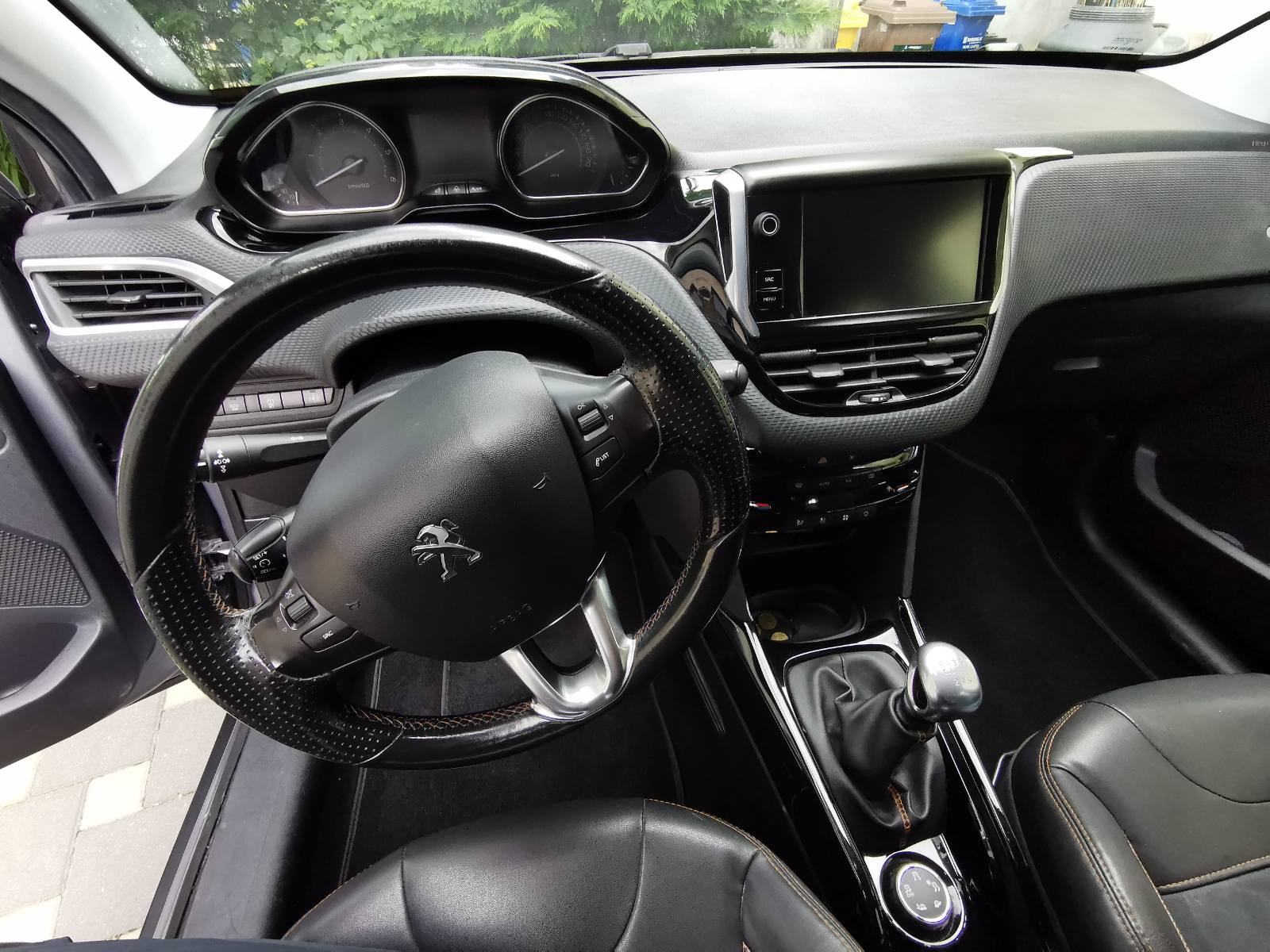 Peugeot 2008 1,6 e-HDi - uredan, redovito servisiran, super stanje!, fotografija 3