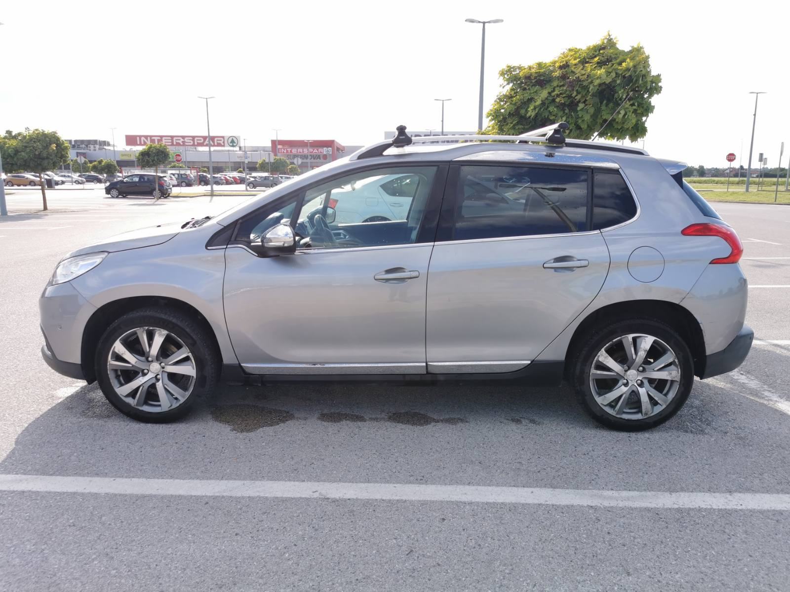 Peugeot 2008 1,6 e-HDi - uredan, redovito servisiran, super stanje!, fotografija 2