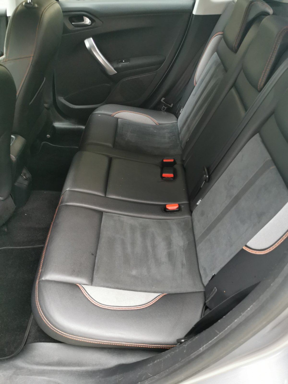 Peugeot 2008 1,6 e-HDi - uredan, redovito servisiran, super stanje!, fotografija 10