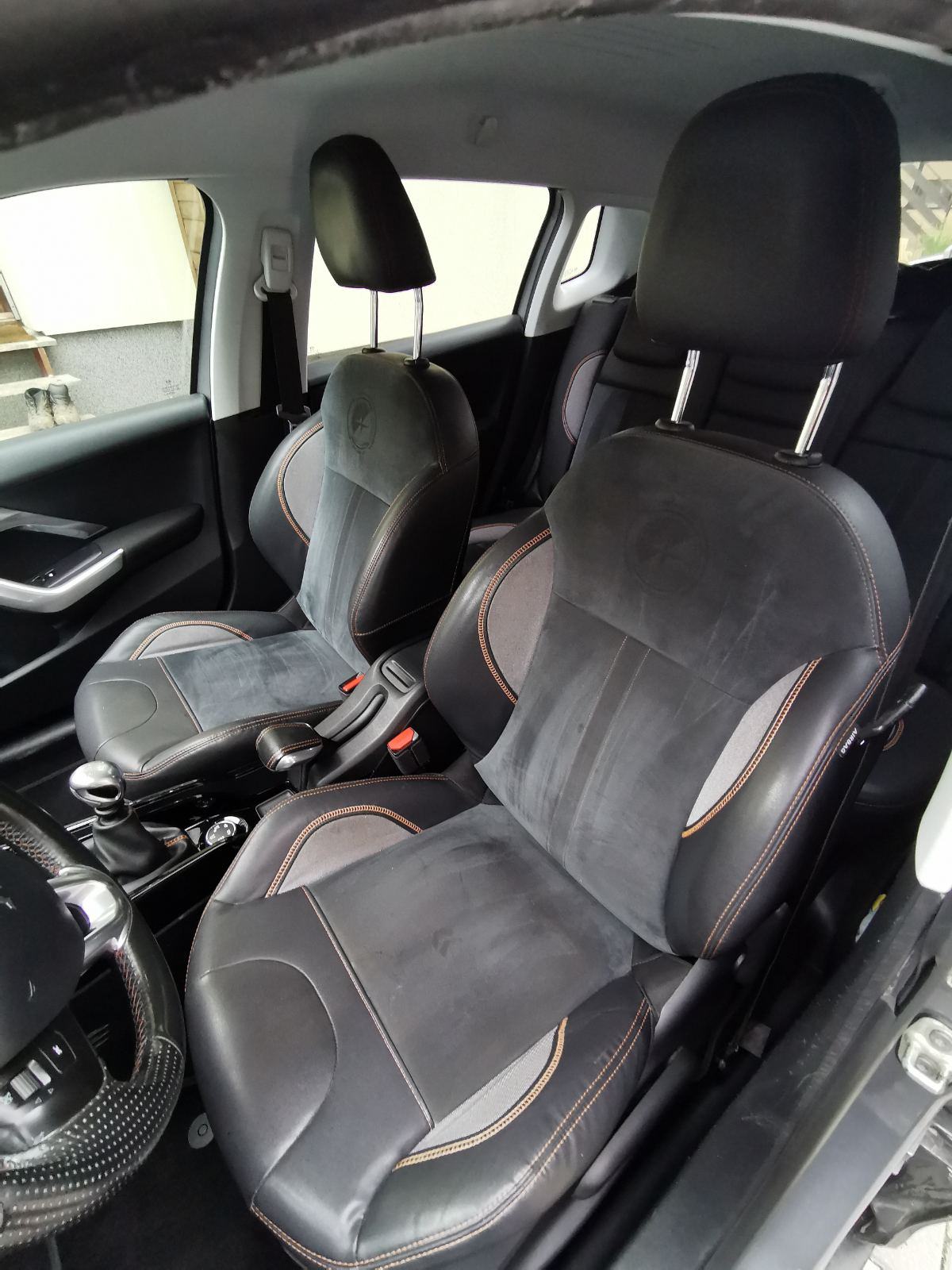 Peugeot 2008 1,6 e-HDi - uredan, redovito servisiran, super stanje!, fotografija 9