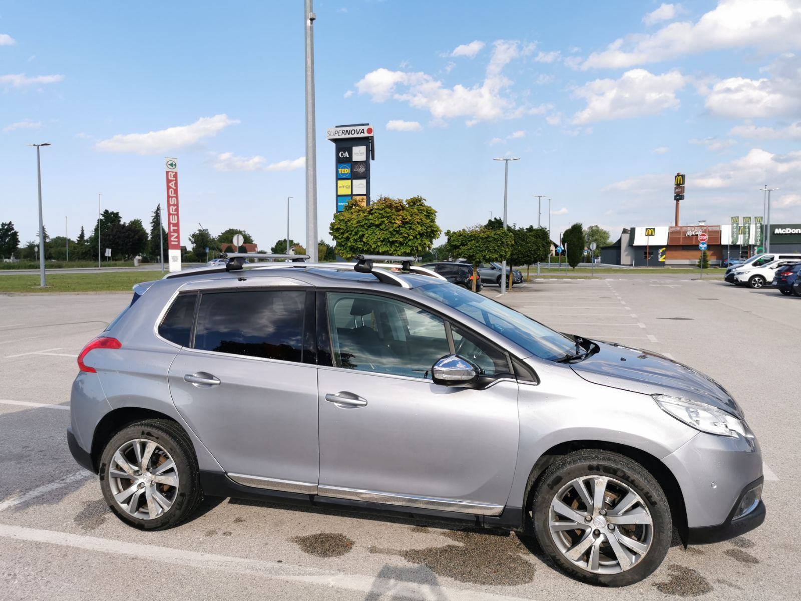Peugeot 2008 1,6 e-HDi - uredan, redovito servisiran, super stanje!, fotografija 13