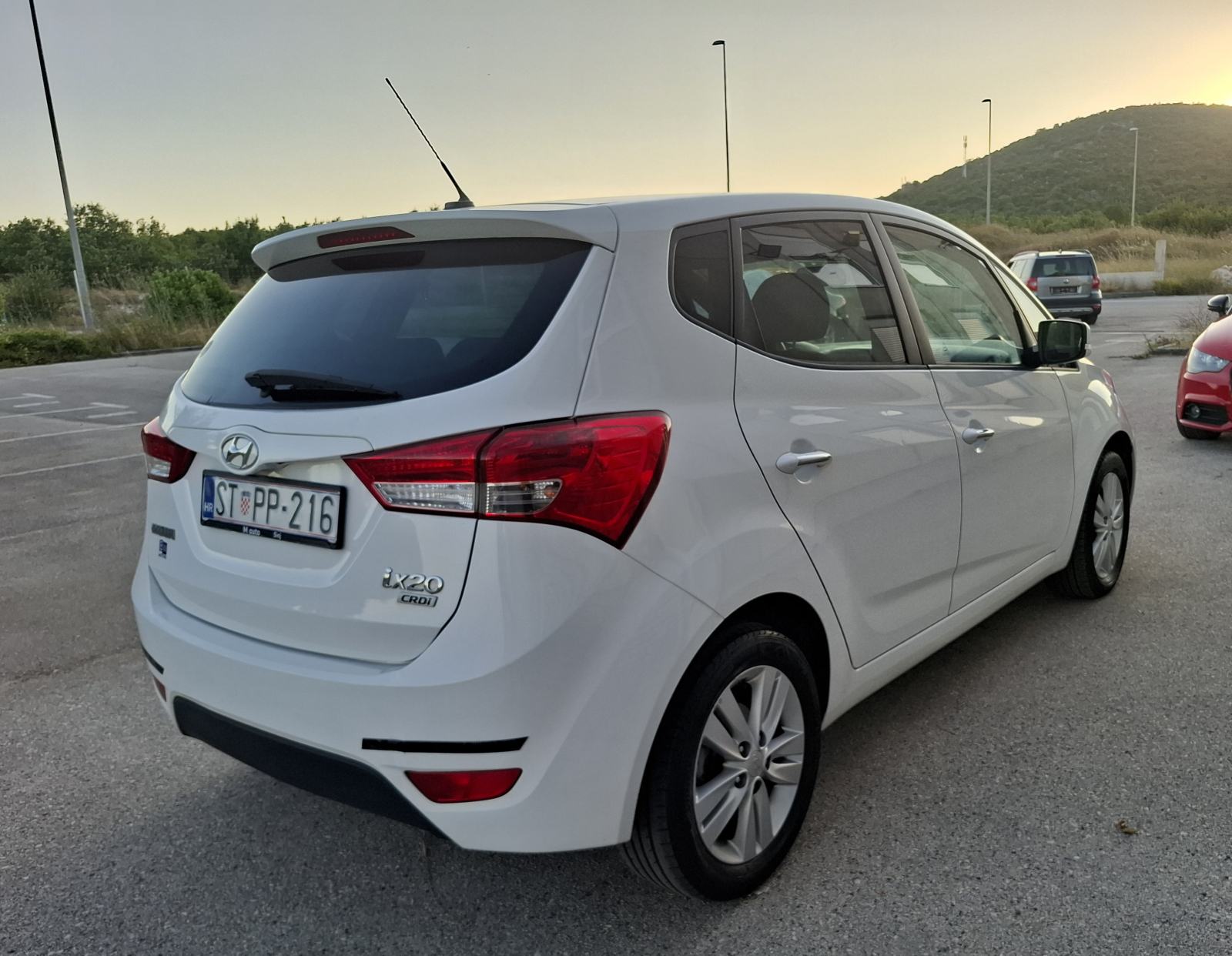 Hyundai ix20 1.6crdi Navigacija. Park kamera, fotografija 7