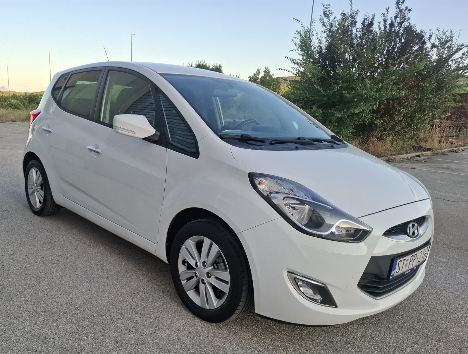 Hyundai ix20 1.6crdi Navigacija. Park kamera, fotografija 8