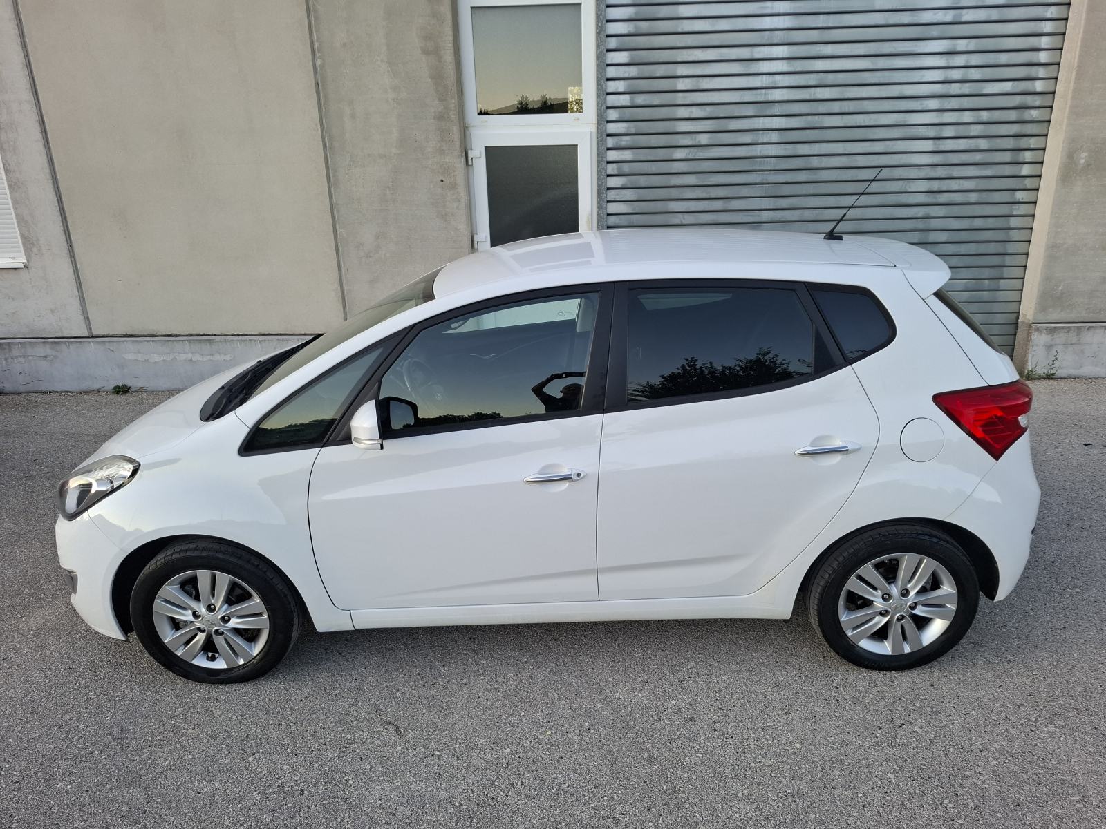 Hyundai ix20 1.6crdi Navigacija. Park kamera, fotografija 9