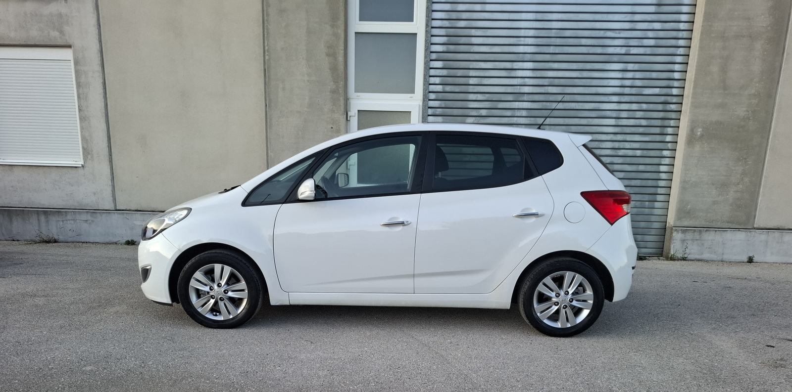 Hyundai ix20 1.6crdi Navigacija. Park kamera, fotografija 11