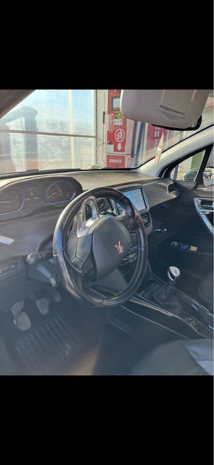 Peugeot 2008 1,6 e-HDi, fotografija 6