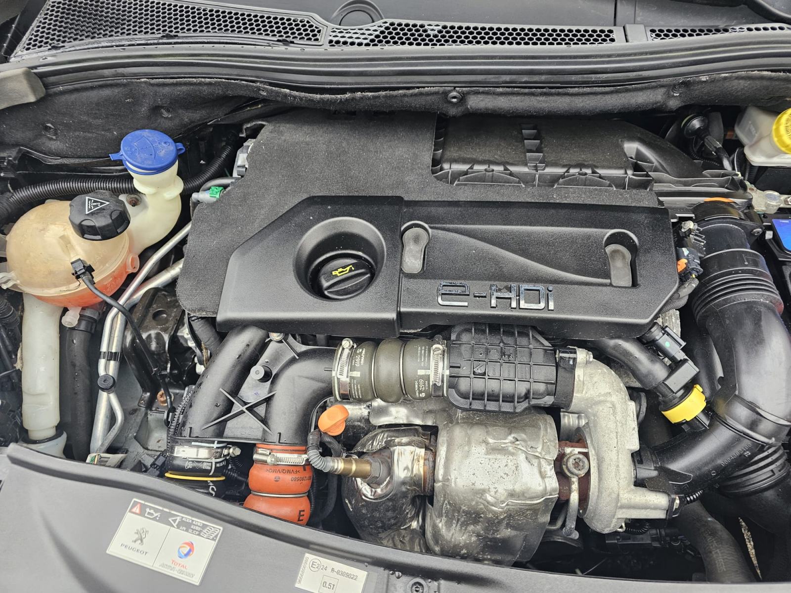 Peugeot 2008 1,6 e-HDiTOP STANJE AKCIJA 5999, fotografija 3