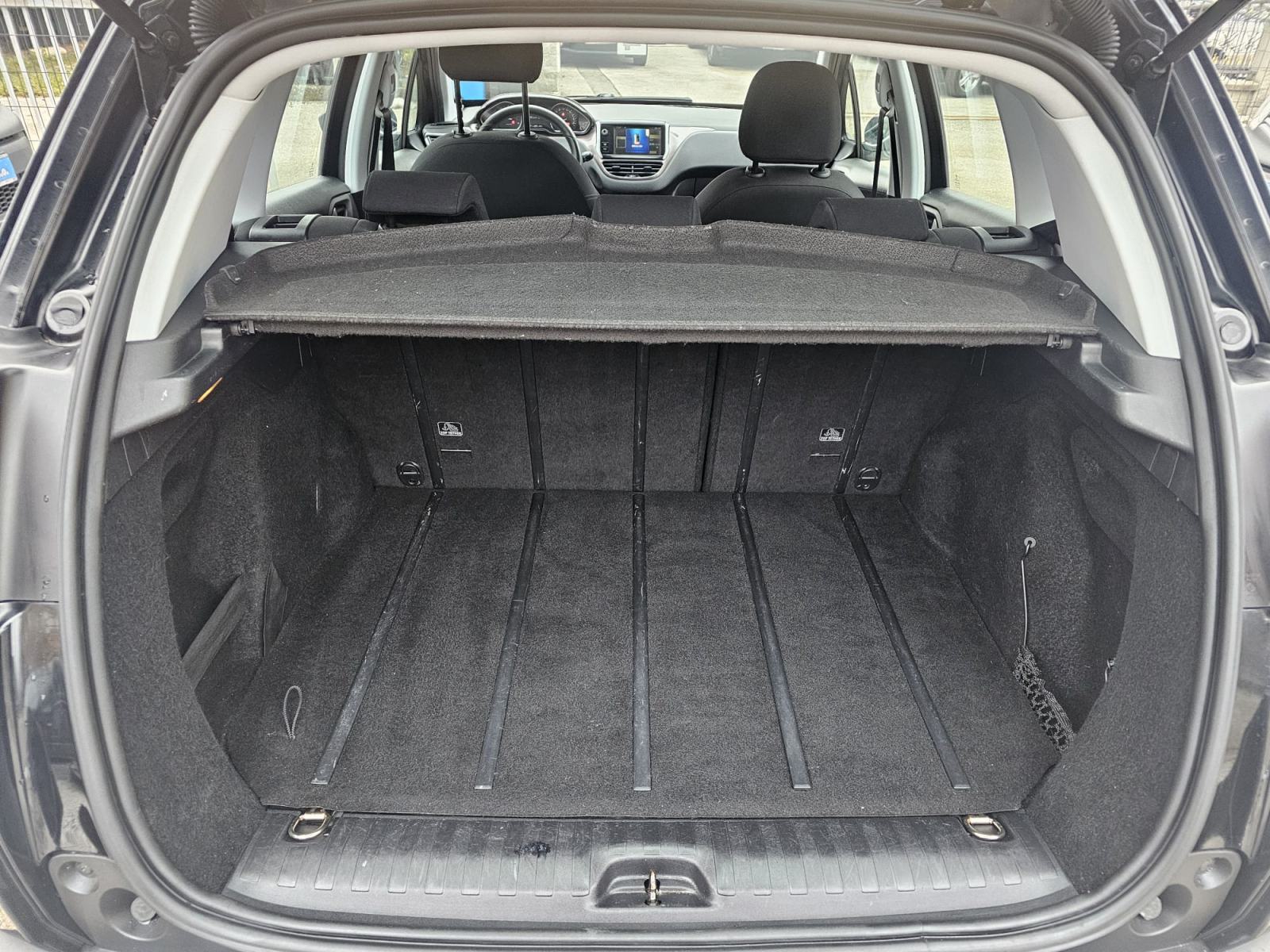 Peugeot 2008 1,6 e-HDiTOP STANJE AKCIJA 5999, fotografija 9