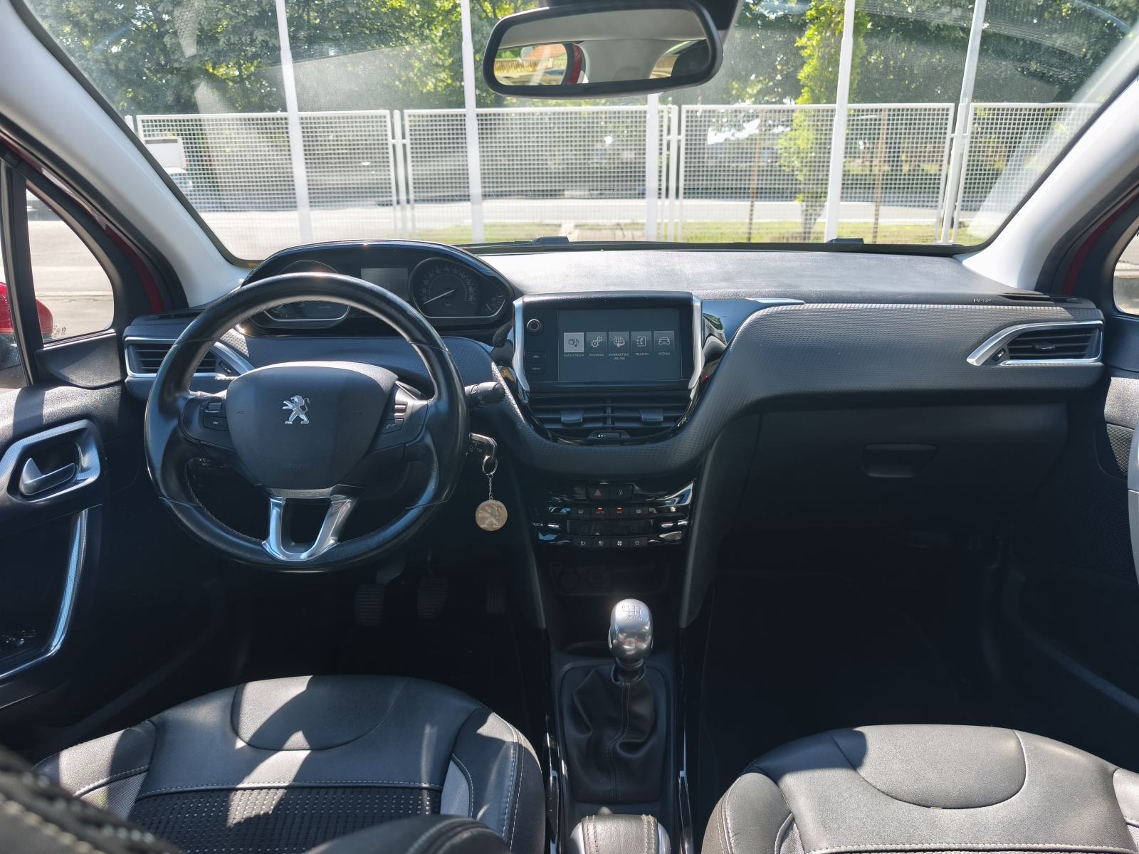 Peugeot 2008 1,6 HDI 88KW 6 BRZINA KAMERA PANORAMA KOŽA KROM LED ECO, fotografija 15