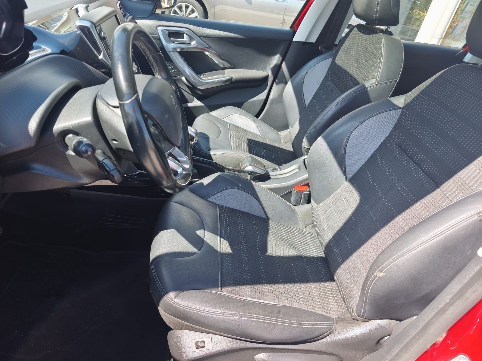 Peugeot 2008 1,6 HDI 88KW 6 BRZINA KAMERA PANORAMA KOŽA KROM LED ECO, fotografija 19