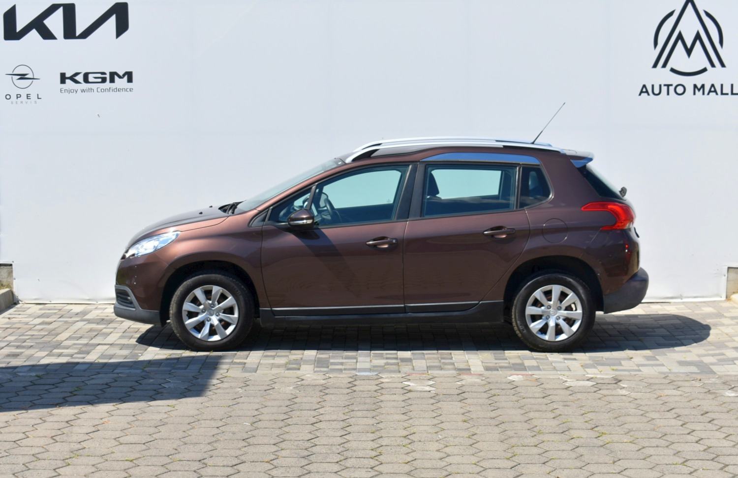 Peugeot 2008 1.6 HDI Access *HR* SERVISNA,NAVIGACIJA, JAMSTVO*, fotografija 2