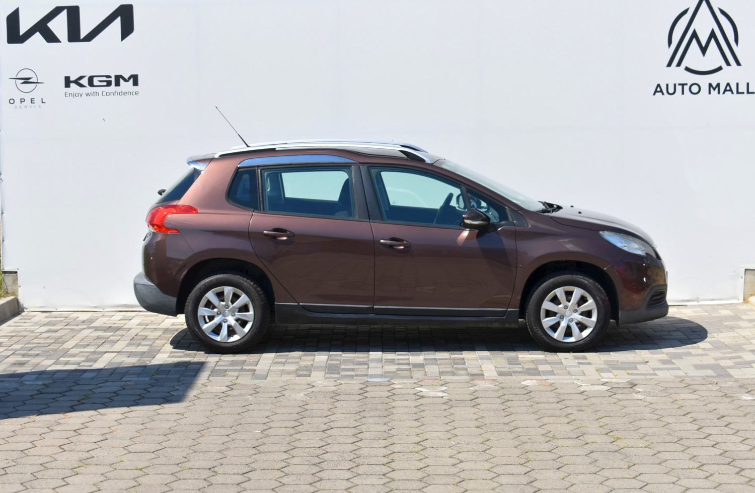 Peugeot 2008 1.6 HDI Access *HR* SERVISNA,NAVIGACIJA, JAMSTVO*, fotografija 3