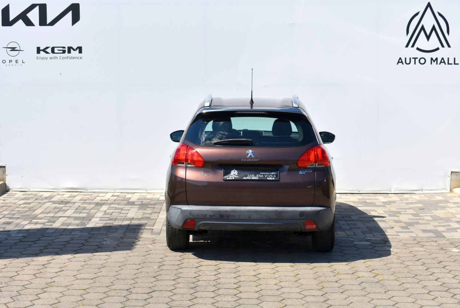 Peugeot 2008 1.6 HDI Access *HR* SERVISNA,NAVIGACIJA, JAMSTVO*, fotografija 10