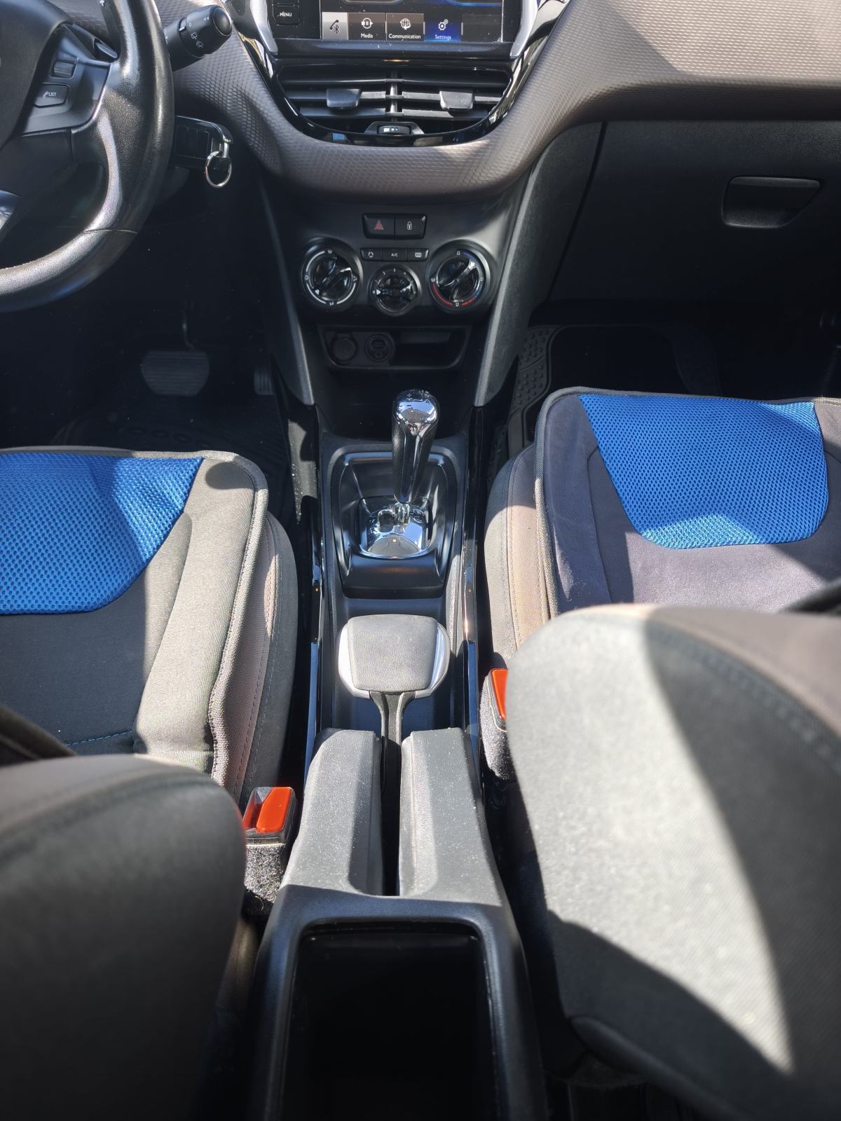 Peugeot 2008 1,6 HDI AUTOMATIK TEMPOMAT PUTNI KOMP ECO KOŽNI VOLAN, fotografija 20