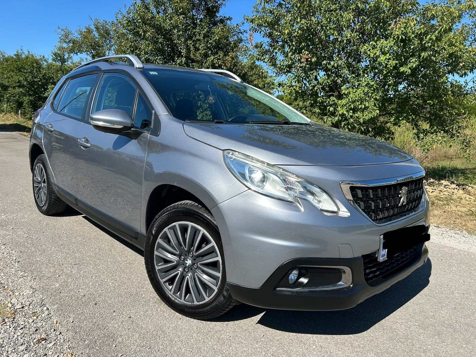 Peugeot 2008 1,6 HDI, redizajn 2017.g, 100ks, EURO VI, fotografija 3