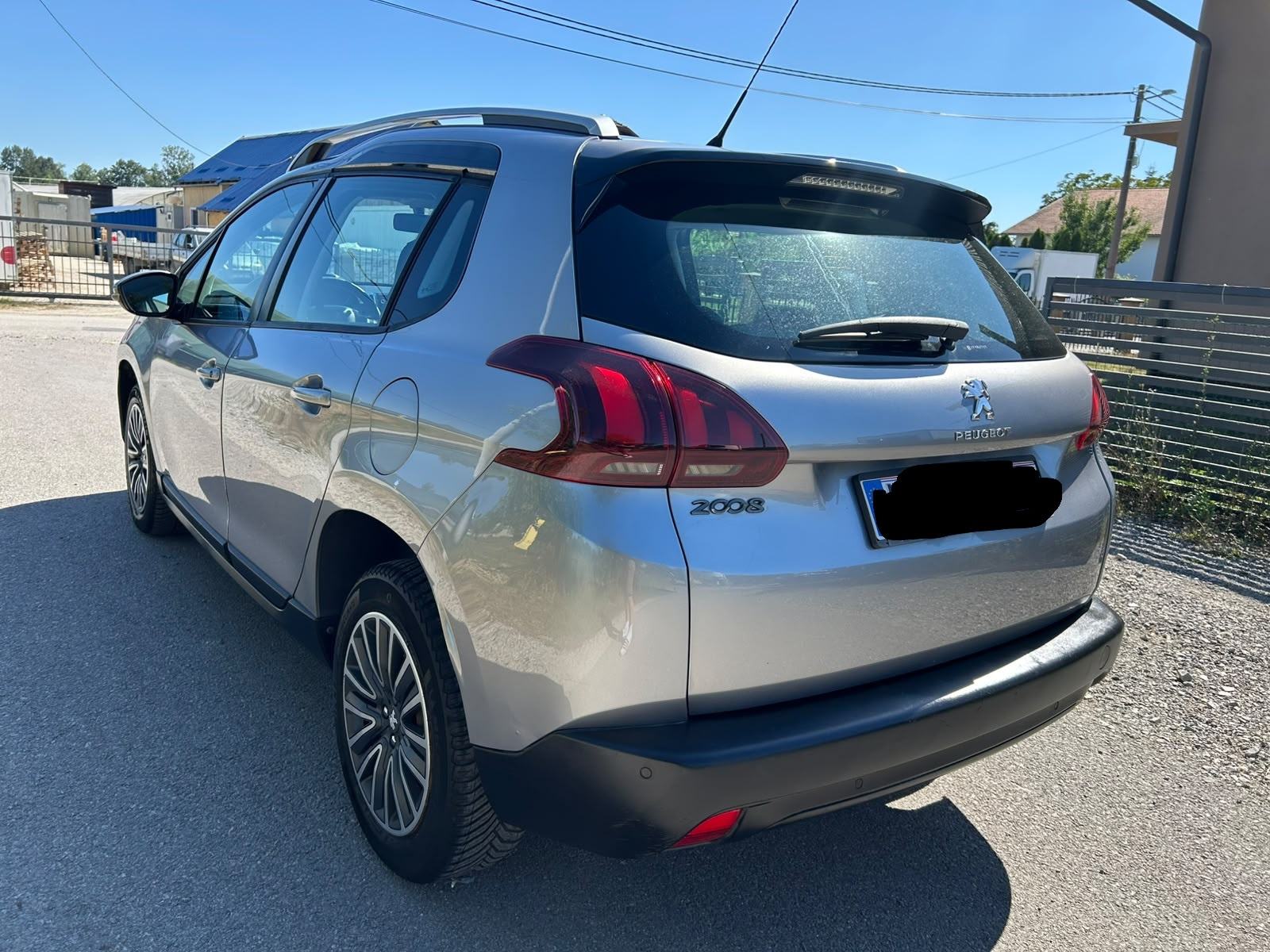 Peugeot 2008 1,6 HDI, redizajn 2017.g, 100ks, EURO VI, fotografija 6