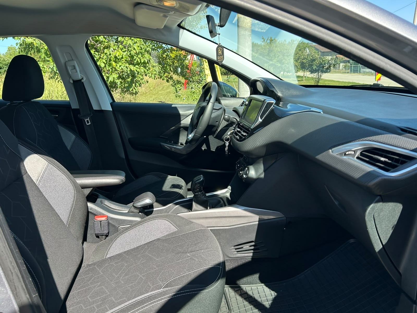 Peugeot 2008 1,6 HDI, redizajn 2017.g, 100ks, EURO VI, fotografija 11