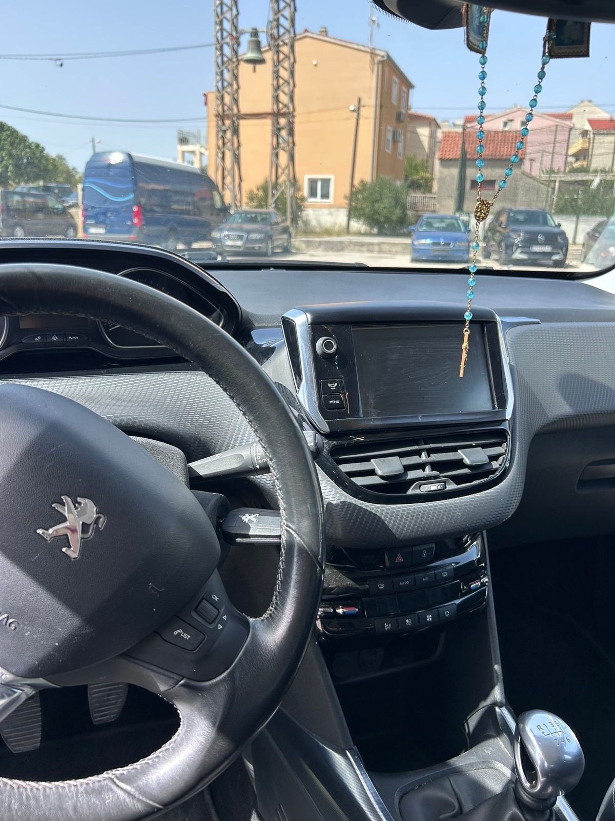 Peugeot 2008 1,6 HDi, fotografija 4