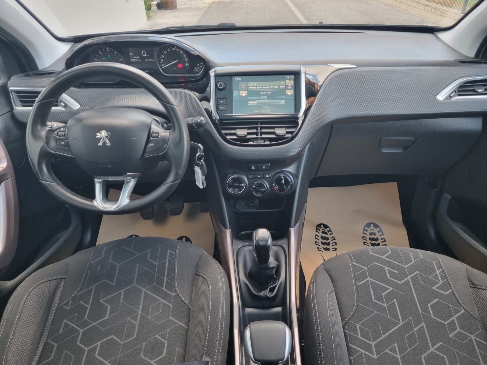 Peugeot 2008 1,6 HDi STYLE *PANORAMA - TEMPOMAT - 12 MJ JAMSTVO*, fotografija 12