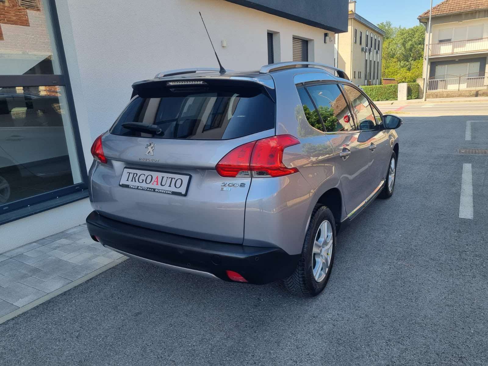 Peugeot 2008 1,6 HDi ALLURE *TEMPOMAT - P. SENZORI - 12 MJ JAMSTVO*, fotografija 5