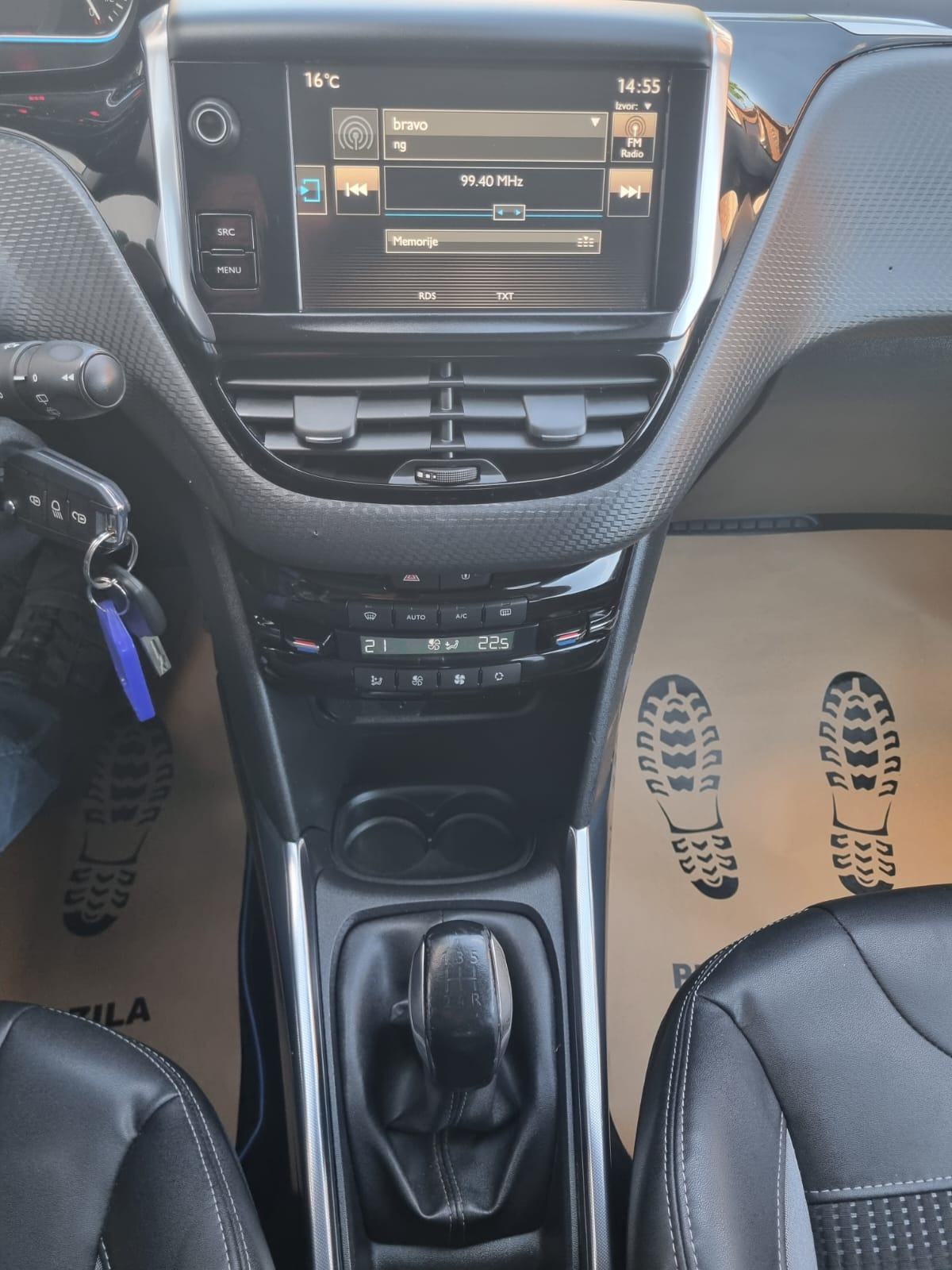 Peugeot 2008 1,6 HDi ALLURE *TEMPOMAT - P. SENZORI - 12 MJ JAMSTVO*, fotografija 16