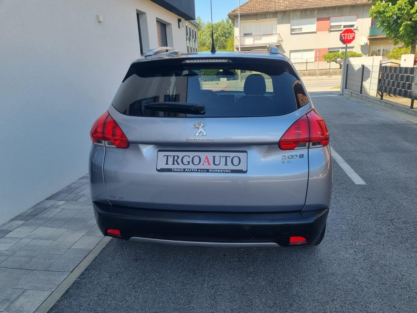 Peugeot 2008 1,6 HDi ALLURE *TEMPOMAT - P. SENZORI - 12 MJ JAMSTVO*, fotografija 7