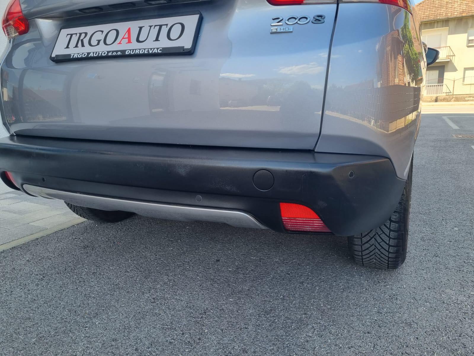 Peugeot 2008 1,6 HDi ALLURE *TEMPOMAT - P. SENZORI - 12 MJ JAMSTVO*, fotografija 6