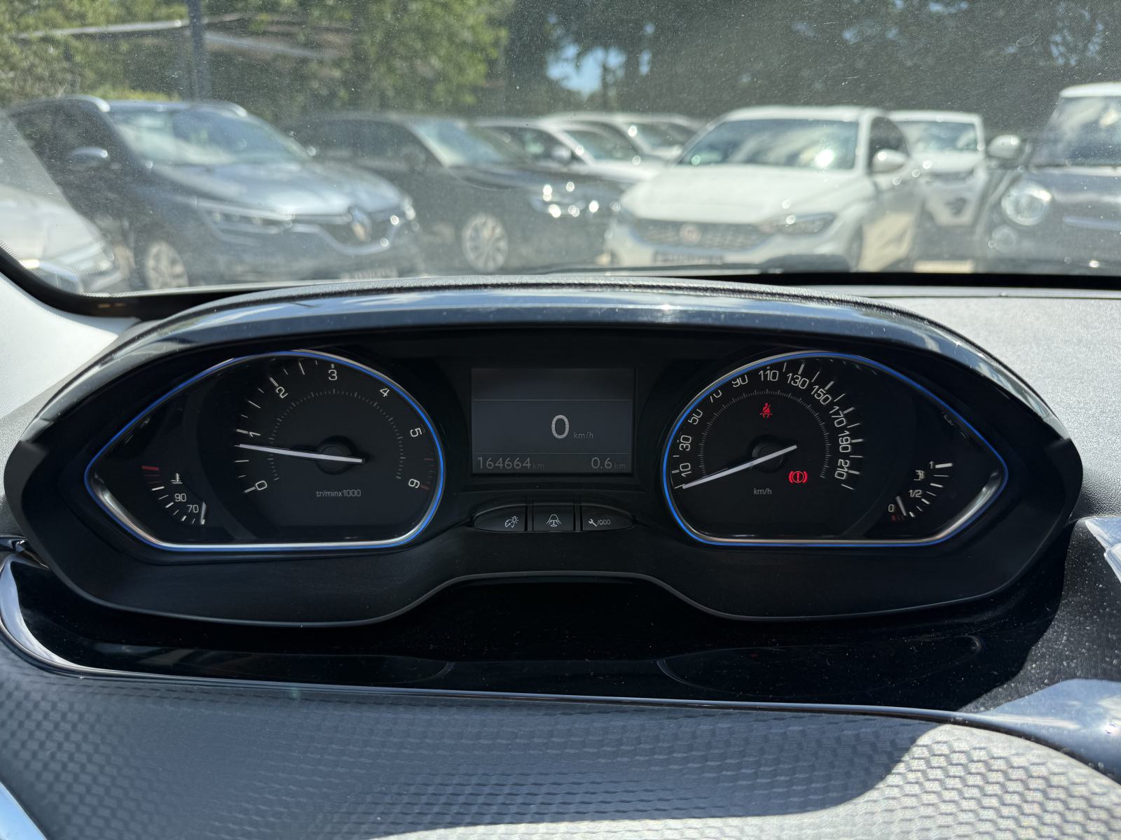 Peugeot 2008 1.6 BlueHdi 2015. Godina ** ALLURE ** / Servisna / Ambi.., fotografija 7