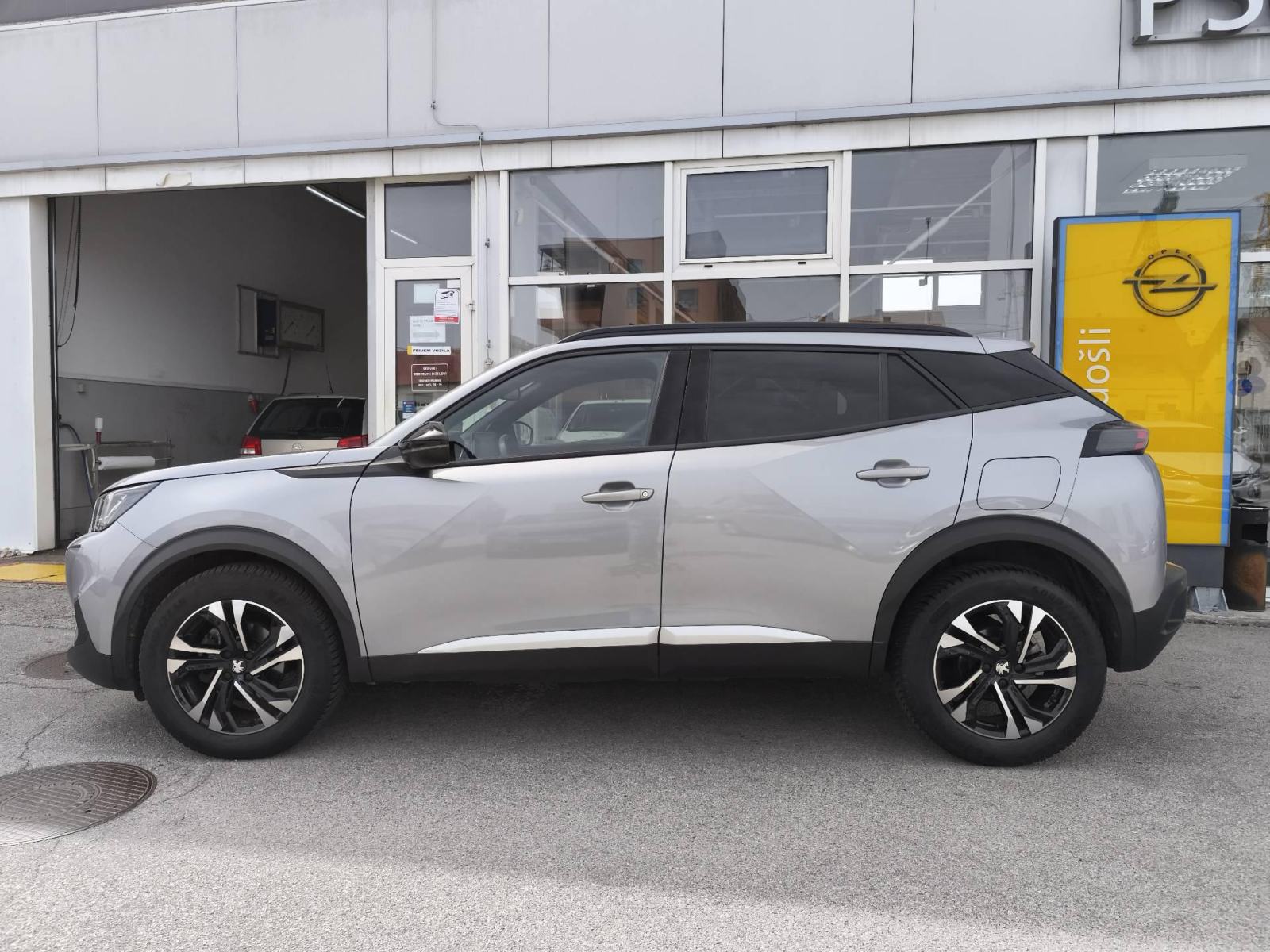 Peugeot 2008 Allure 1.2 Turbo 74kW - 1 godina garancije!, fotografija 2
