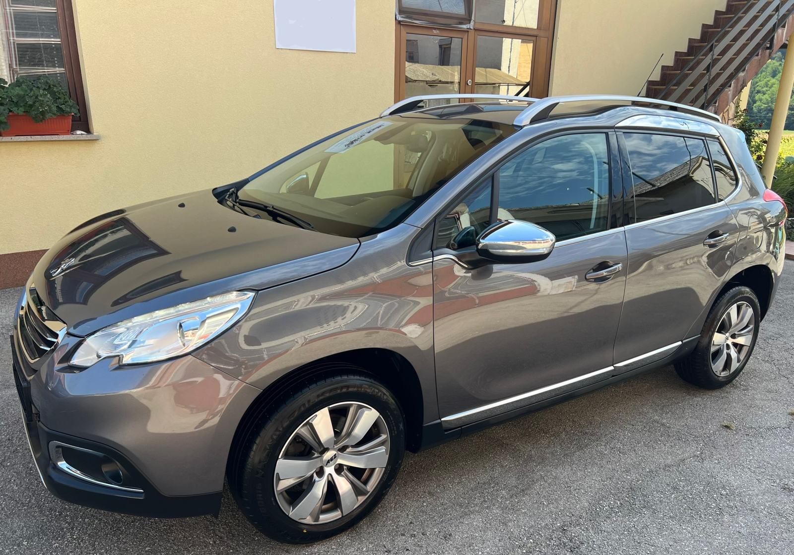 Peugeot 2008 Allure 1.6 eHDi, 115ks, samo 102tkm, 2014.god, TOP STANJE, fotografija 3