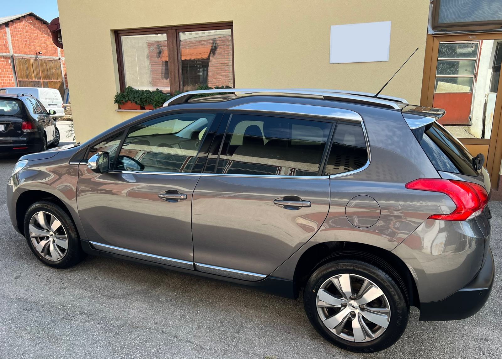 Peugeot 2008 Allure 1.6 eHDi, 115ks, samo 102tkm, 2014.god, TOP STANJE, fotografija 4