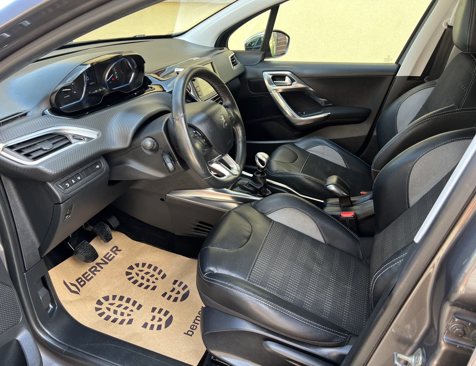 Peugeot 2008 Allure 1.6 eHDi, 115ks, samo 102tkm, 2014.god, TOP STANJE, fotografija 11