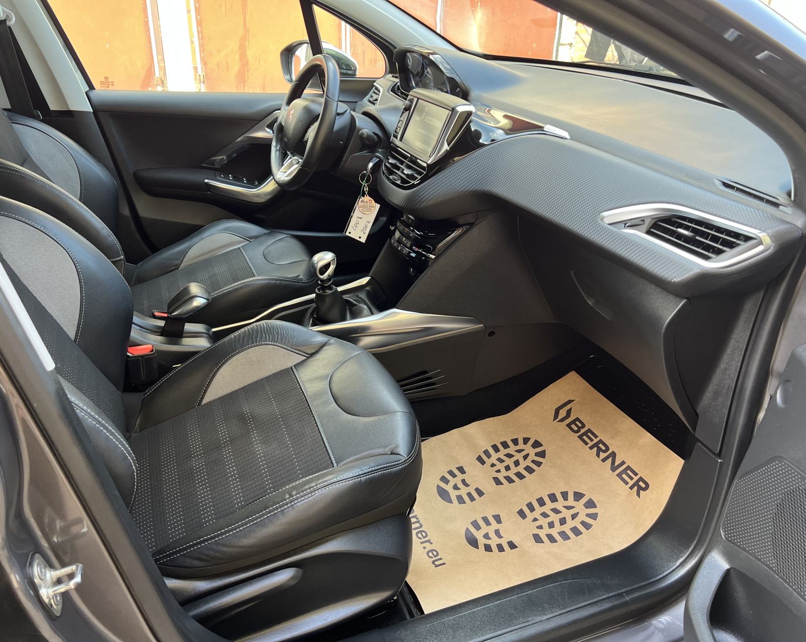 Peugeot 2008 Allure 1.6 eHDi, 115ks, samo 102tkm, 2014.god, TOP STANJE, fotografija 16