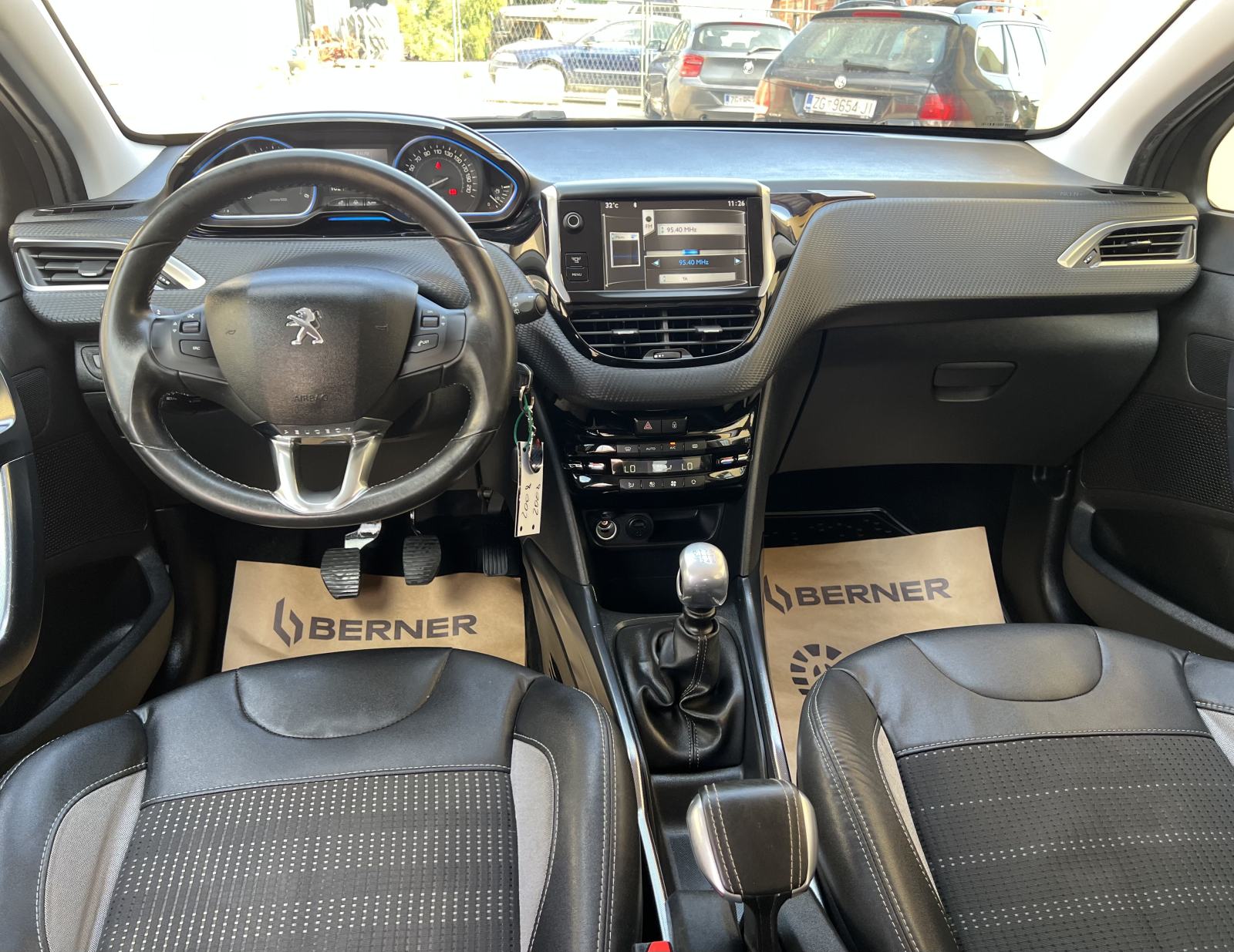 Peugeot 2008 Allure 1.6 eHDi, 115ks, samo 102tkm, 2014.god, TOP STANJE, fotografija 13