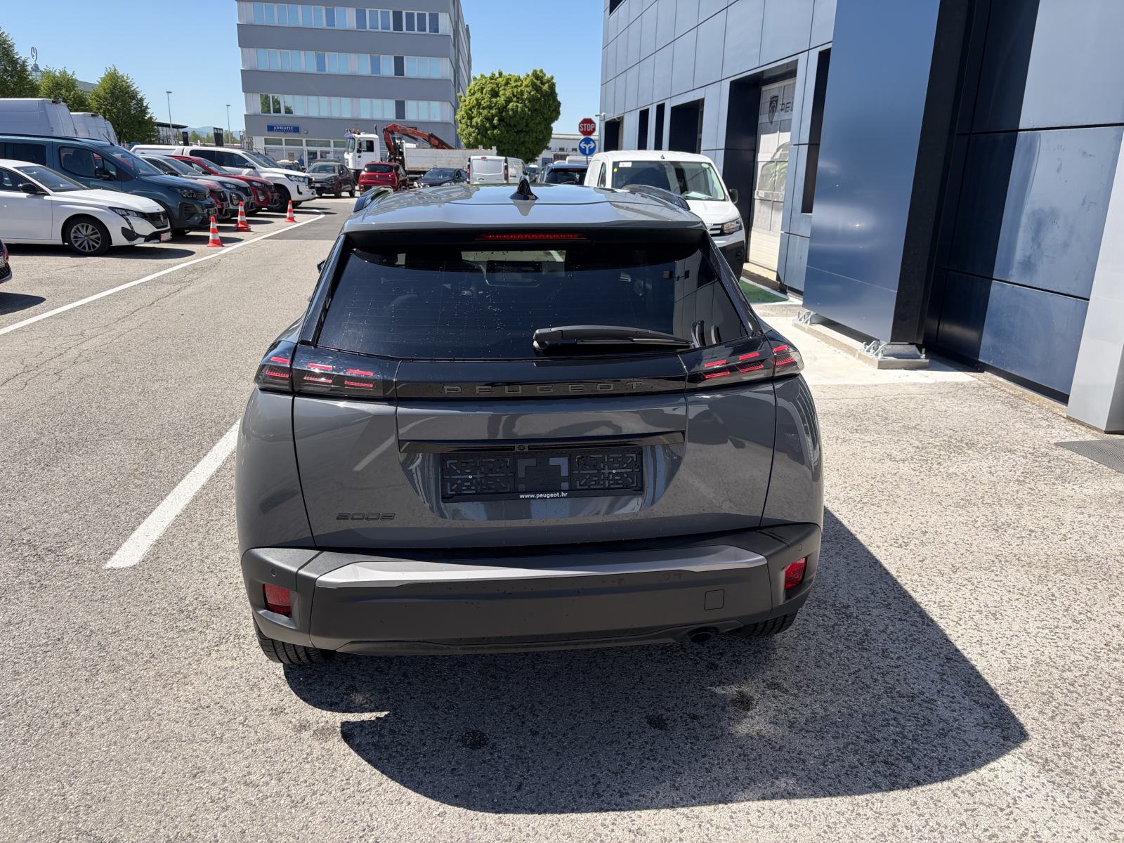 Peugeot 2008 ALLURE BUSINESS 1,2 PURETECH 100, pogled izvana - slika 5