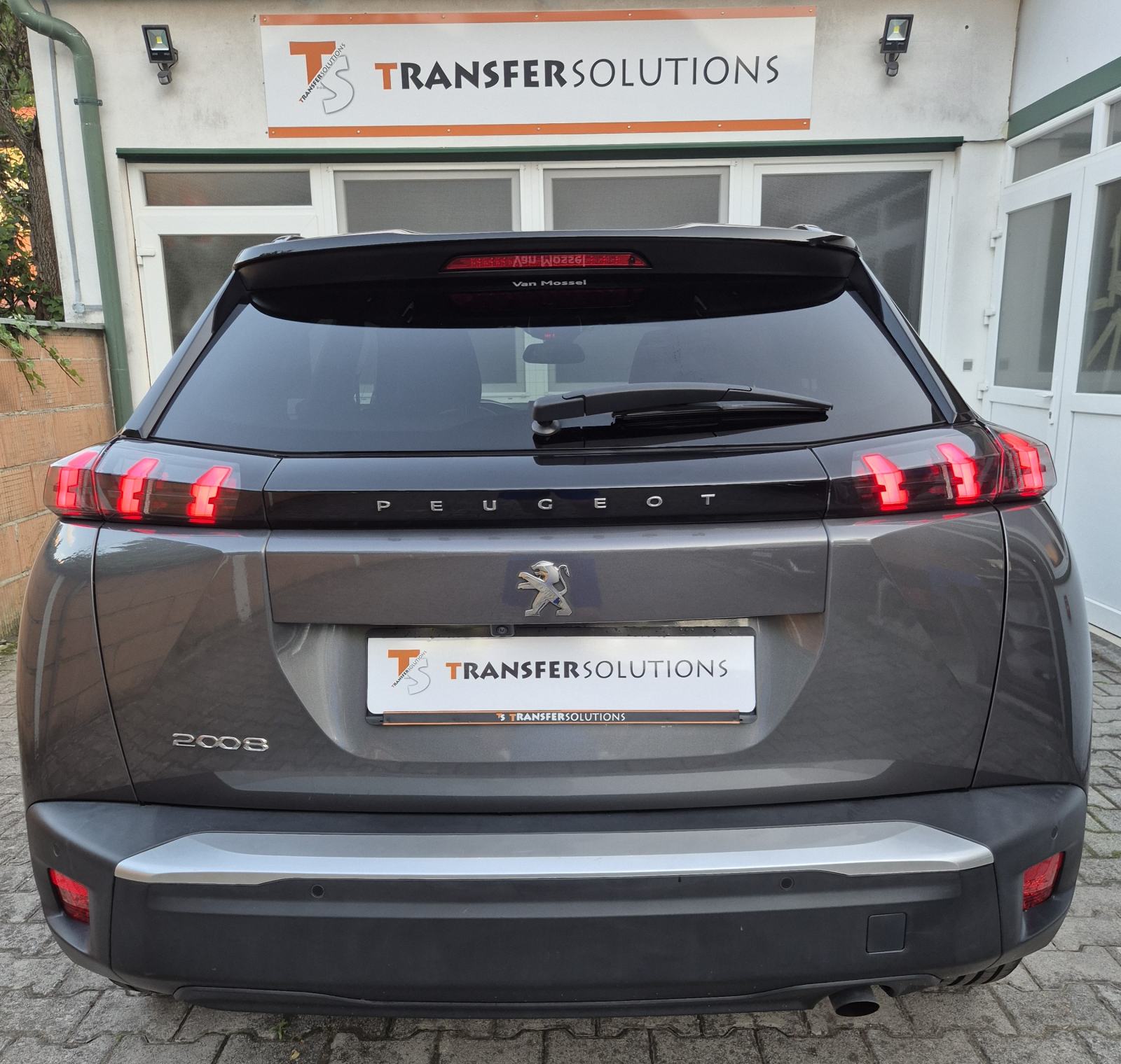 Peugeot 2008 Allure Pack 1,2 PureTech 100, fotografija 3