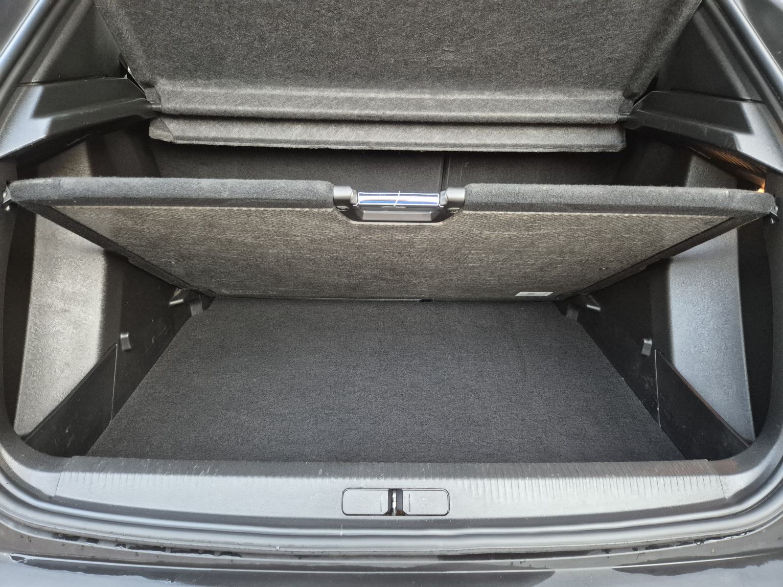 Peugeot 2008 Allure Pack 1,2 PureTech 100, fotografija 10