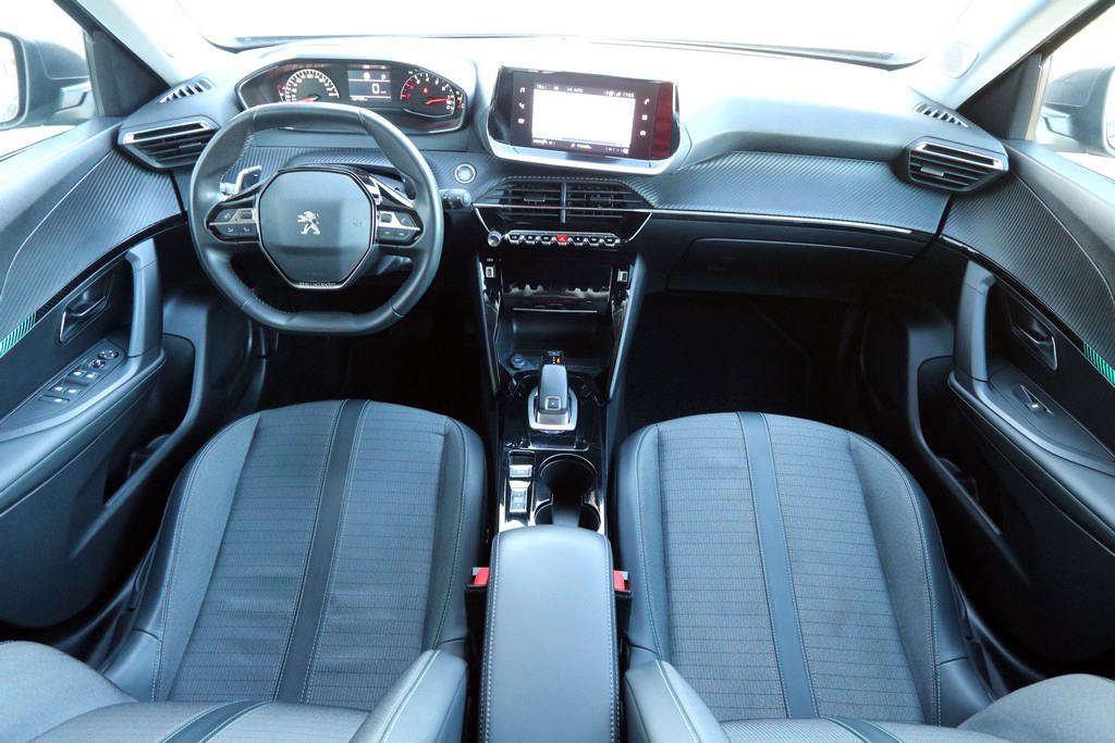 Peugeot 2008 BlueHDI 130 KS Tiptronik Allure Sport -Full LED-, fotografija 5