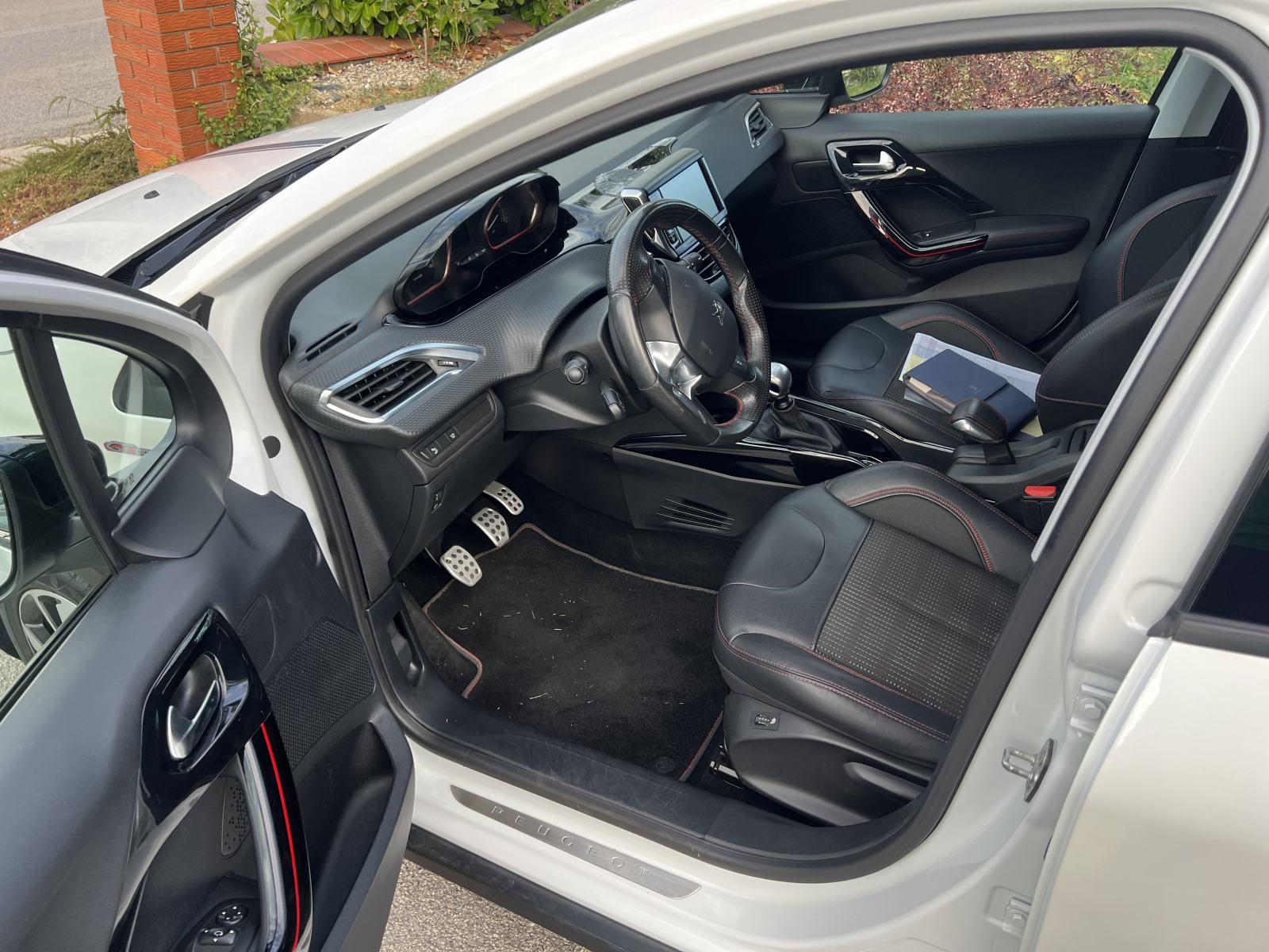 Peugeot 2008 GT LINE 1.6 BlueHDI, 120ks, 2016., samo 103tkm, TOP, fotografija 8