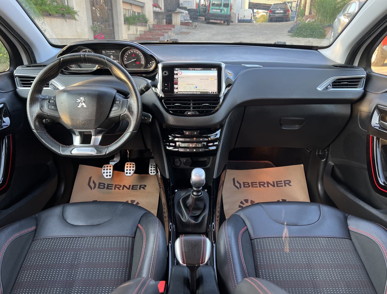 Peugeot 2008 GT LINE 1.6 BlueHDI, 120ks, 2016., samo 87tkm, PERLA, TOP, fotografija 13