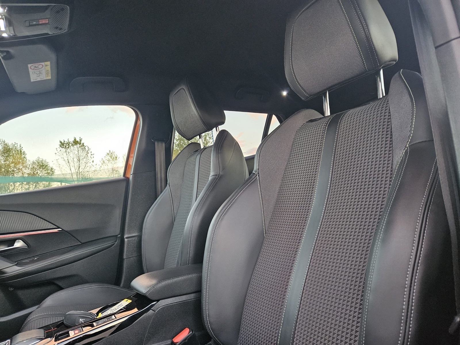 Peugeot 2008 #GT#SERVISNA#JAMSTVO#LEASING BEZ UČEŠĆA#u SUSTAVU PDV-A#, fotografija 9