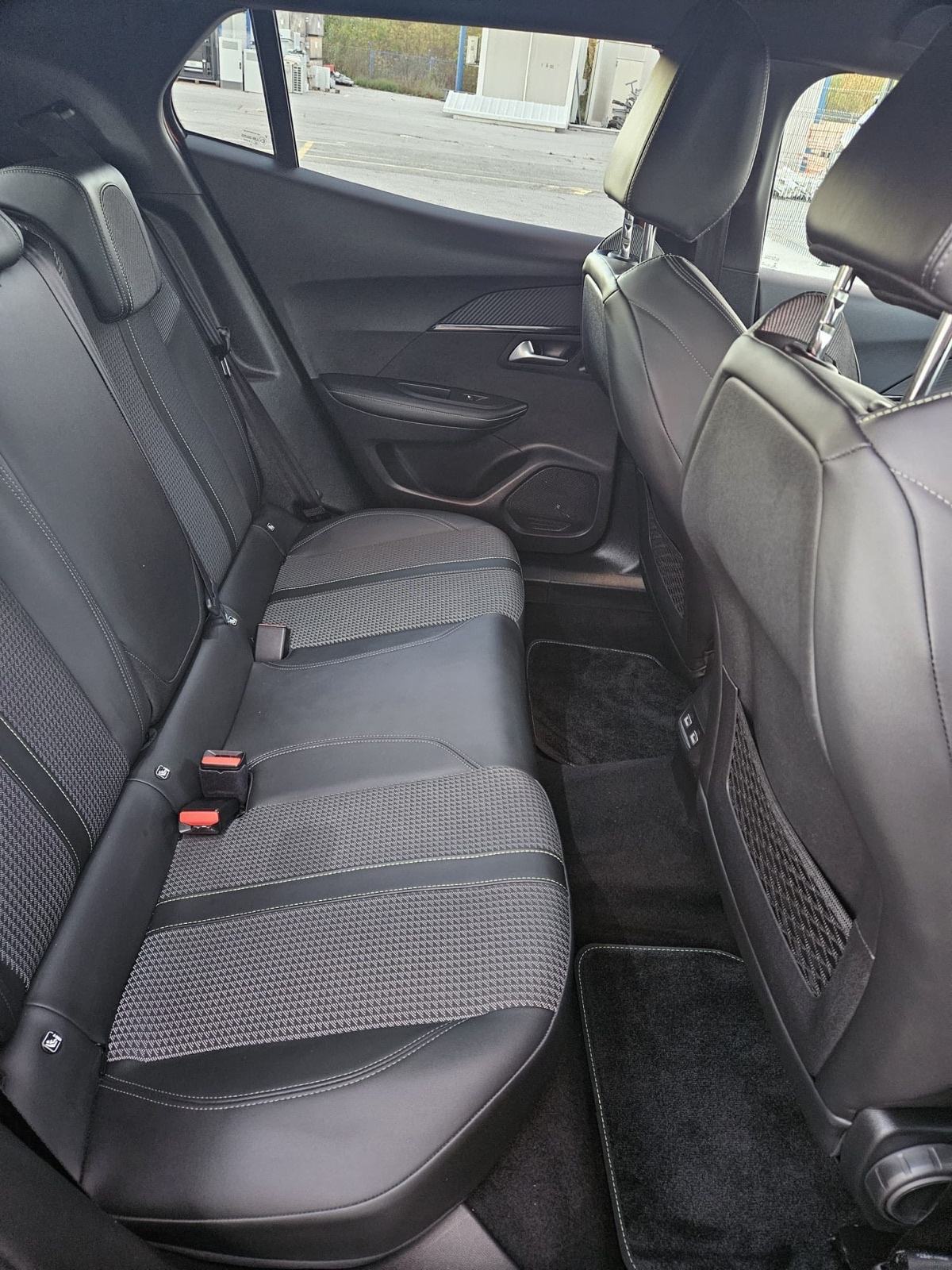 Peugeot 2008 #GT#SERVISNA#JAMSTVO#LEASING BEZ UČEŠĆA#u SUSTAVU PDV-A#, fotografija 16