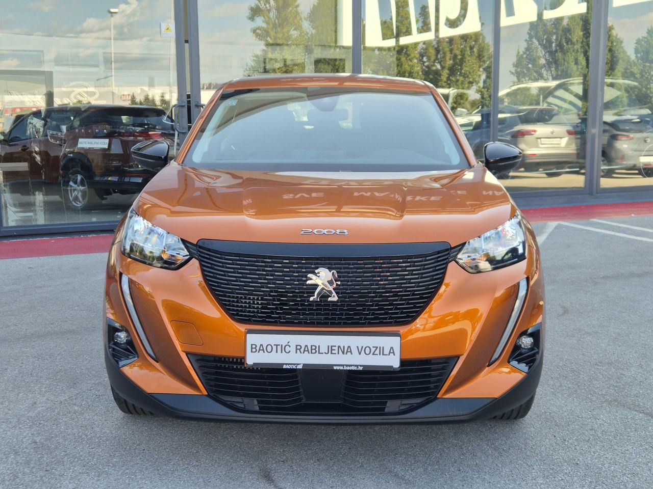 Peugeot 2008 S&S Style 1,2 PureTech 100, fotografija 2