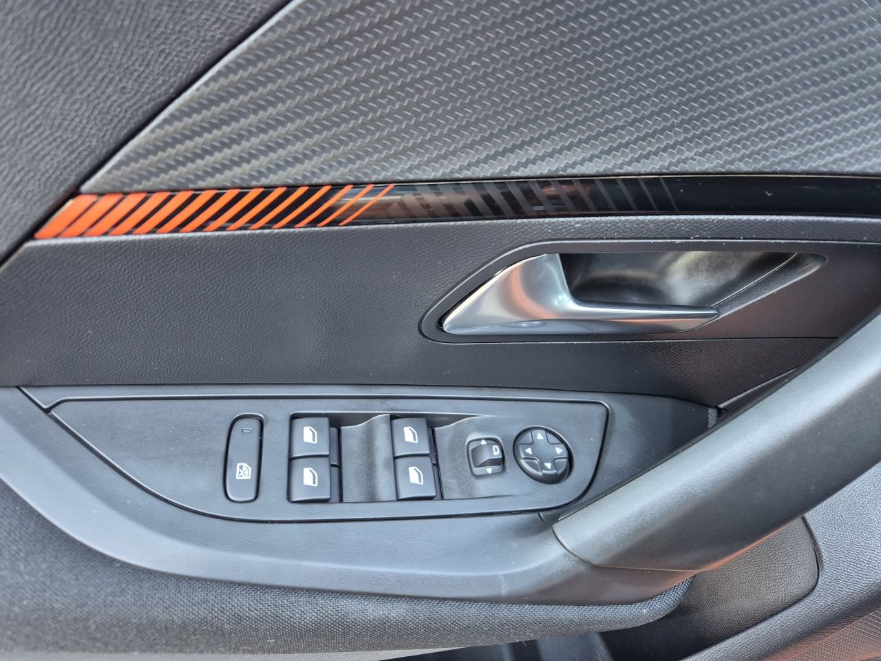 Peugeot 2008 S&S Style 1,2 PureTech 100, fotografija 14