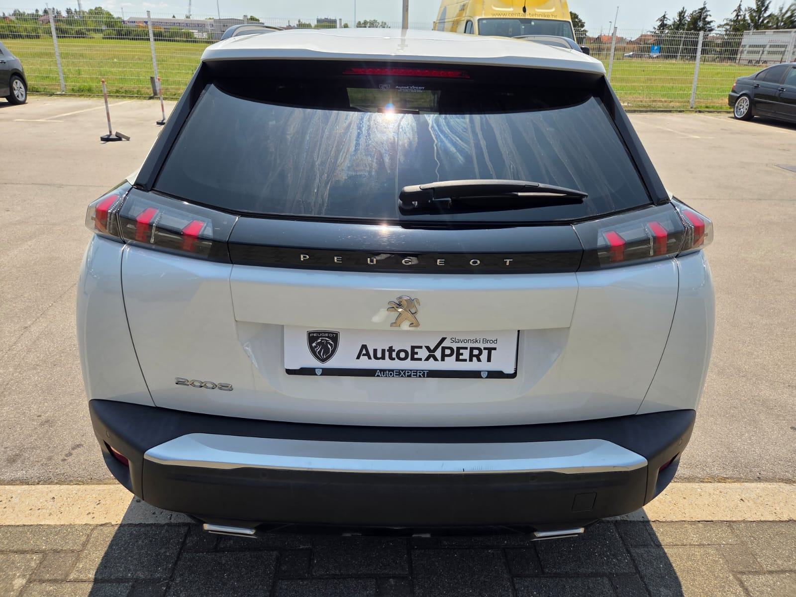 PEUGEOT 2008 STYLE 1,2 PURETECH 130 KS,AUTOMATIK, ODLIČAN, ...., fotografija 8