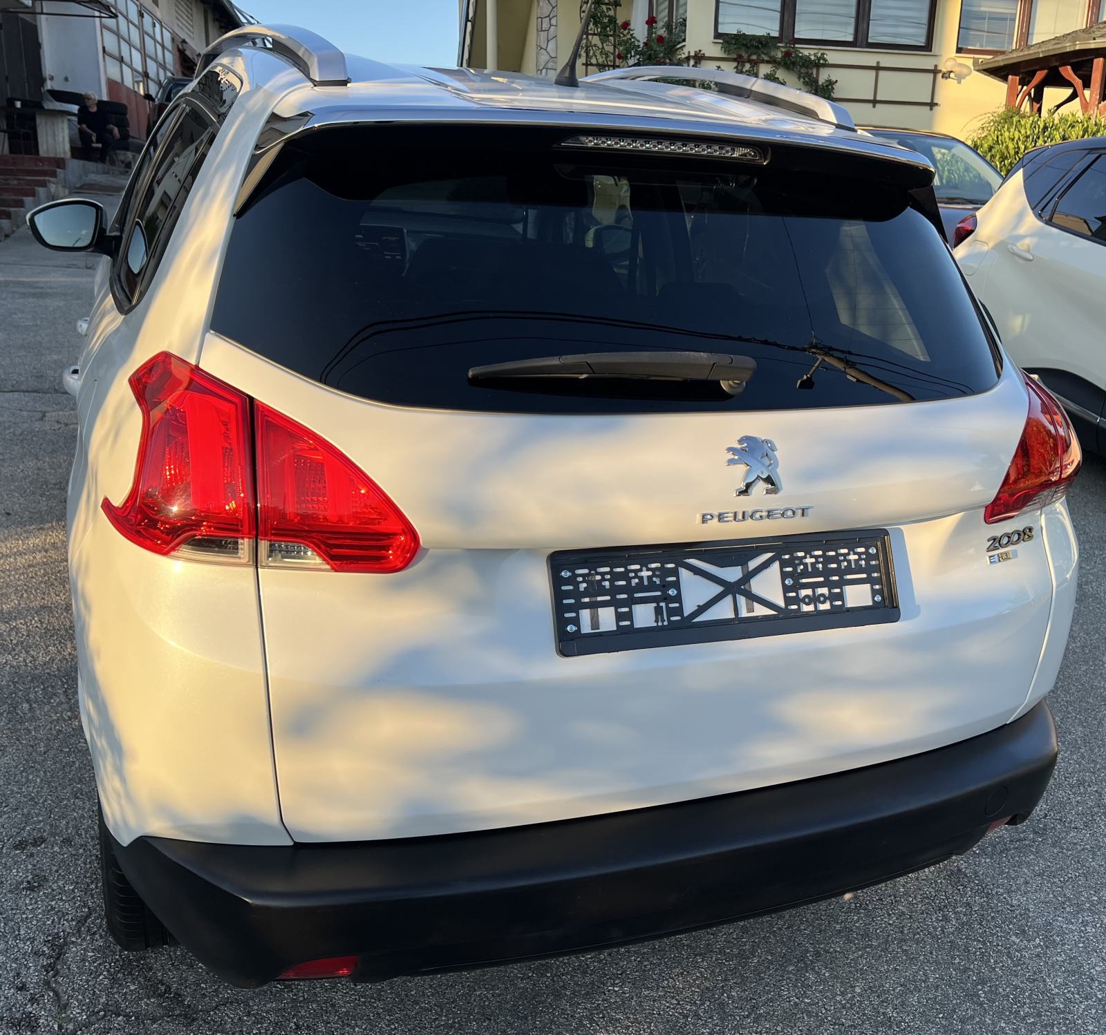 Peugeot 2008 Style 1.6eHDi, 2014.god, samo 79tkm, PERLA, LED, TOP, fotografija 5