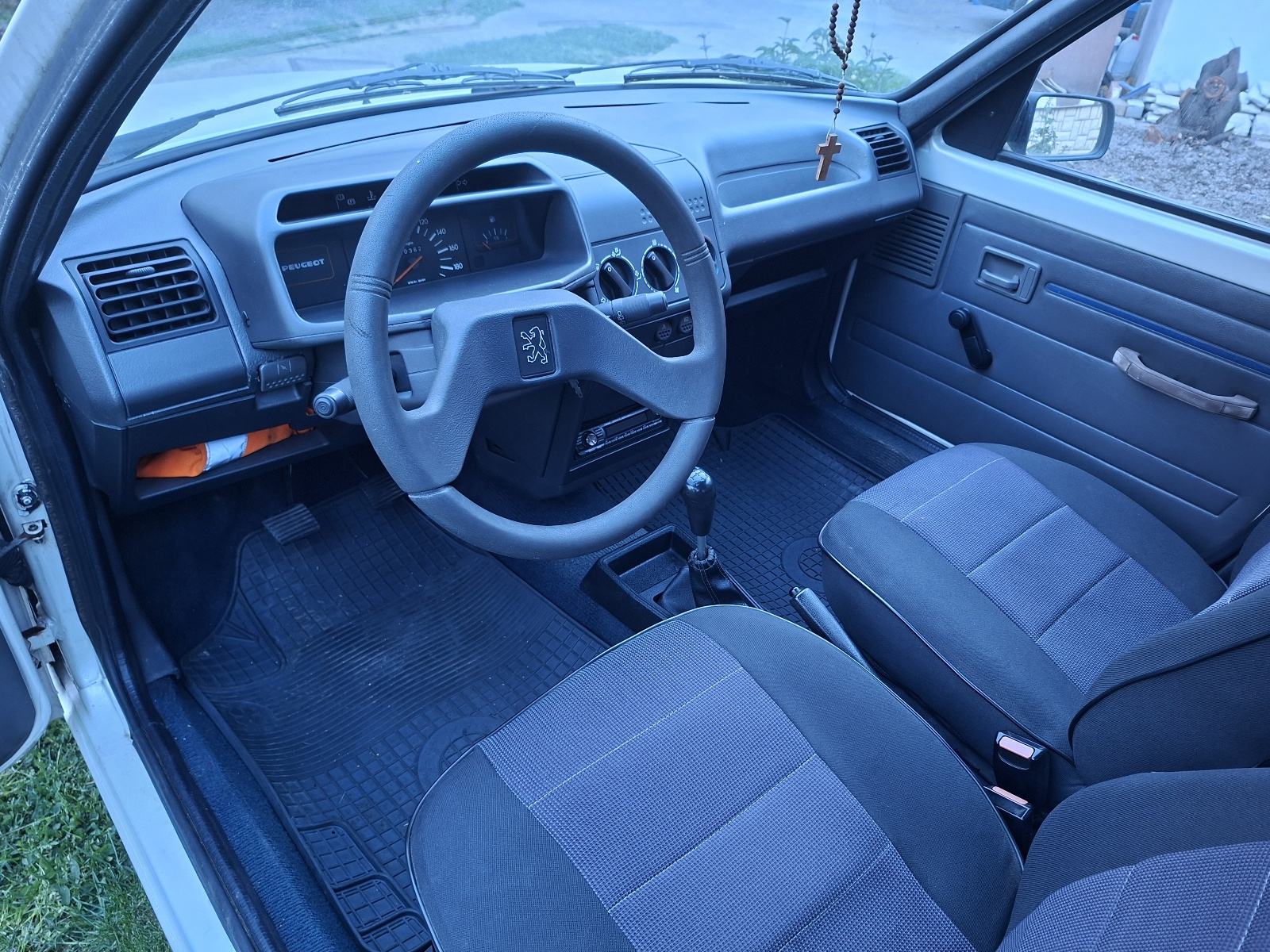 PEUGEOT 205 1.1 BENZIN, GARAẒ̌IRAN, LIJEPO OČUVAN, ISPRAVAN!, fotografija 7